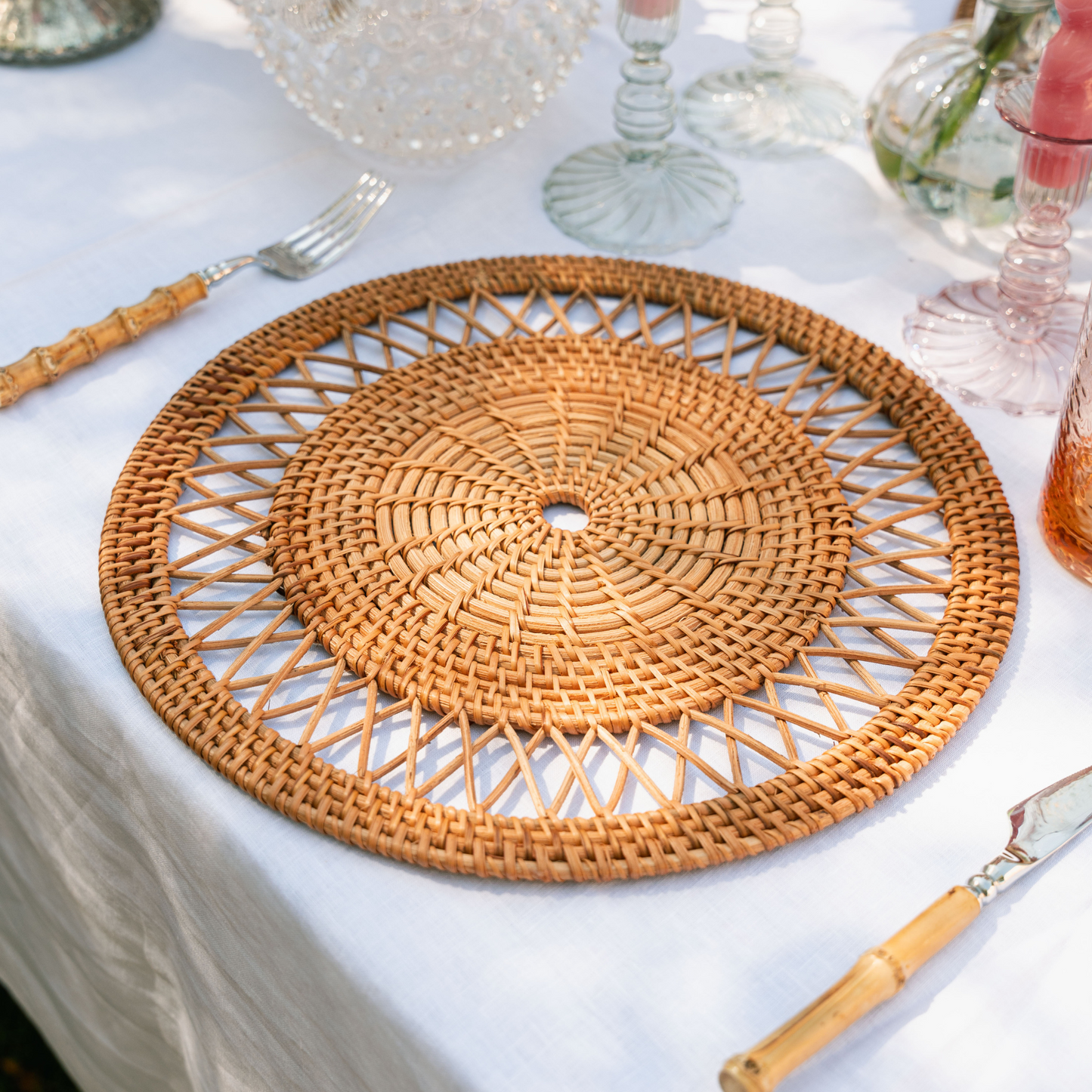 Lot de 2 sets de table en rotin faits main
