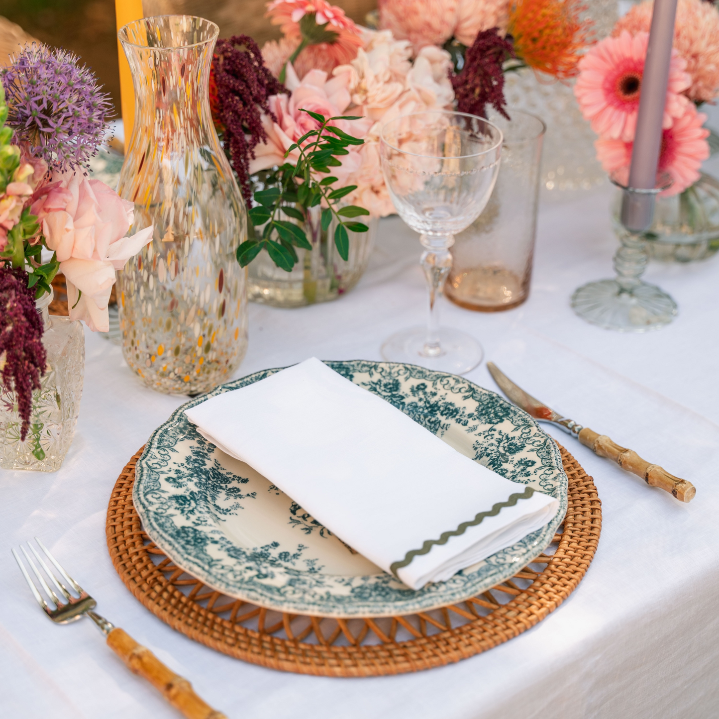 Linen Wave Napkins - Set of 4 - White with Olive Wave