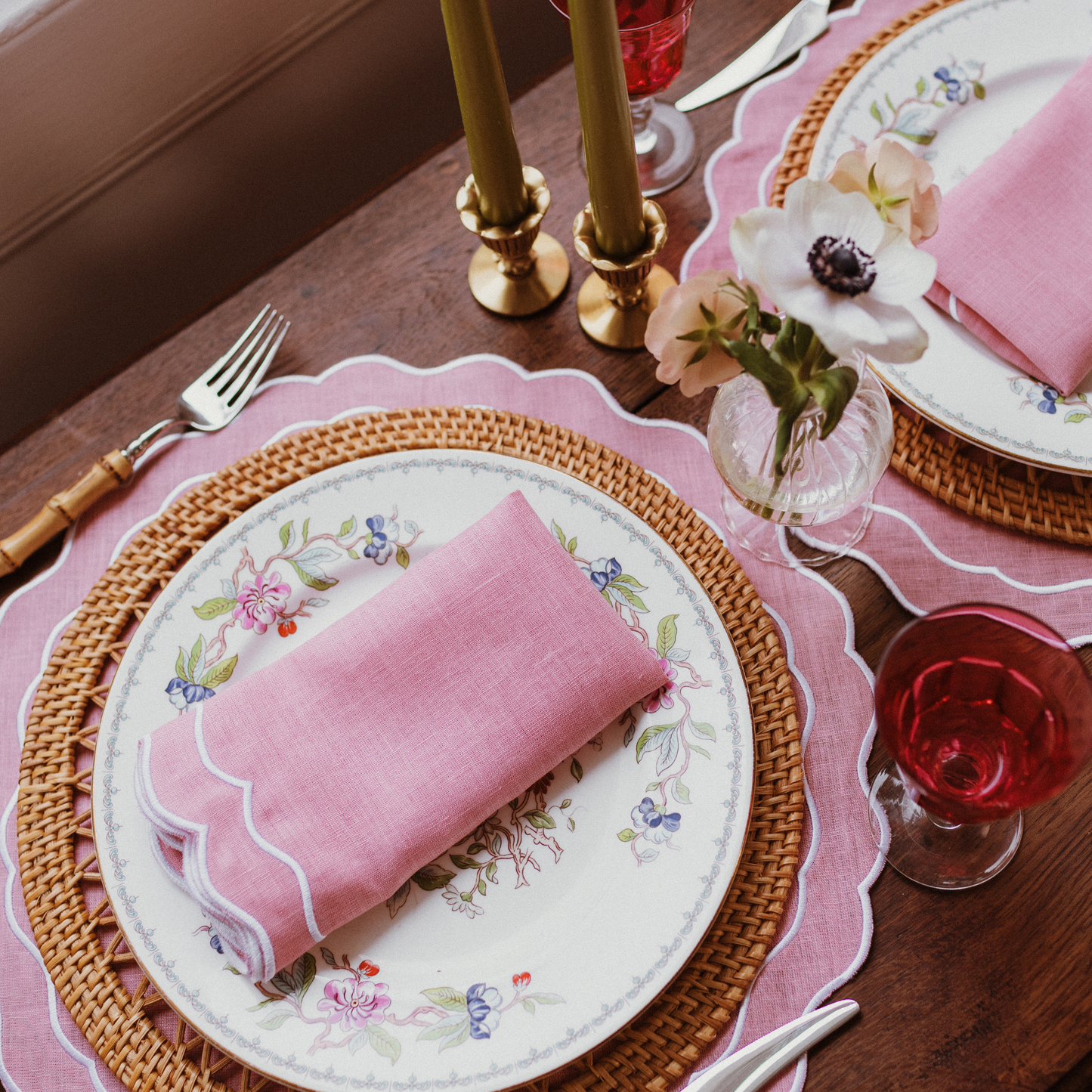 Set of 4 - Linen Scalloped Edged Placemats - Pink