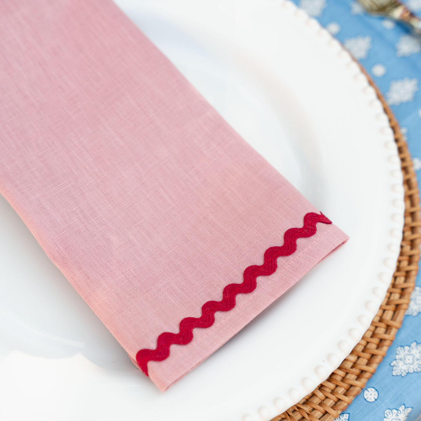 Linen Wave Napkins - Set of 4 - Pink with Raspberry Wave