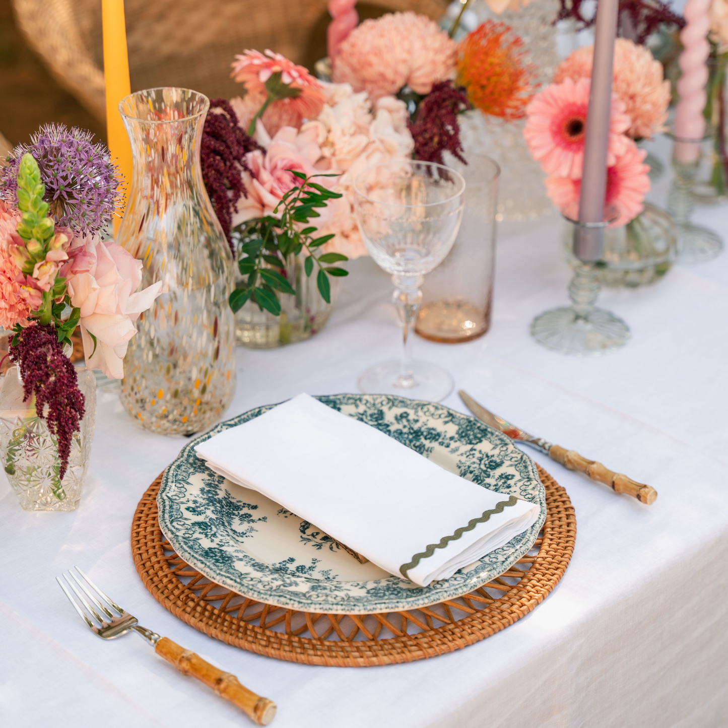 Linen Wave Napkins - Set of 4 - White with Olive Wave