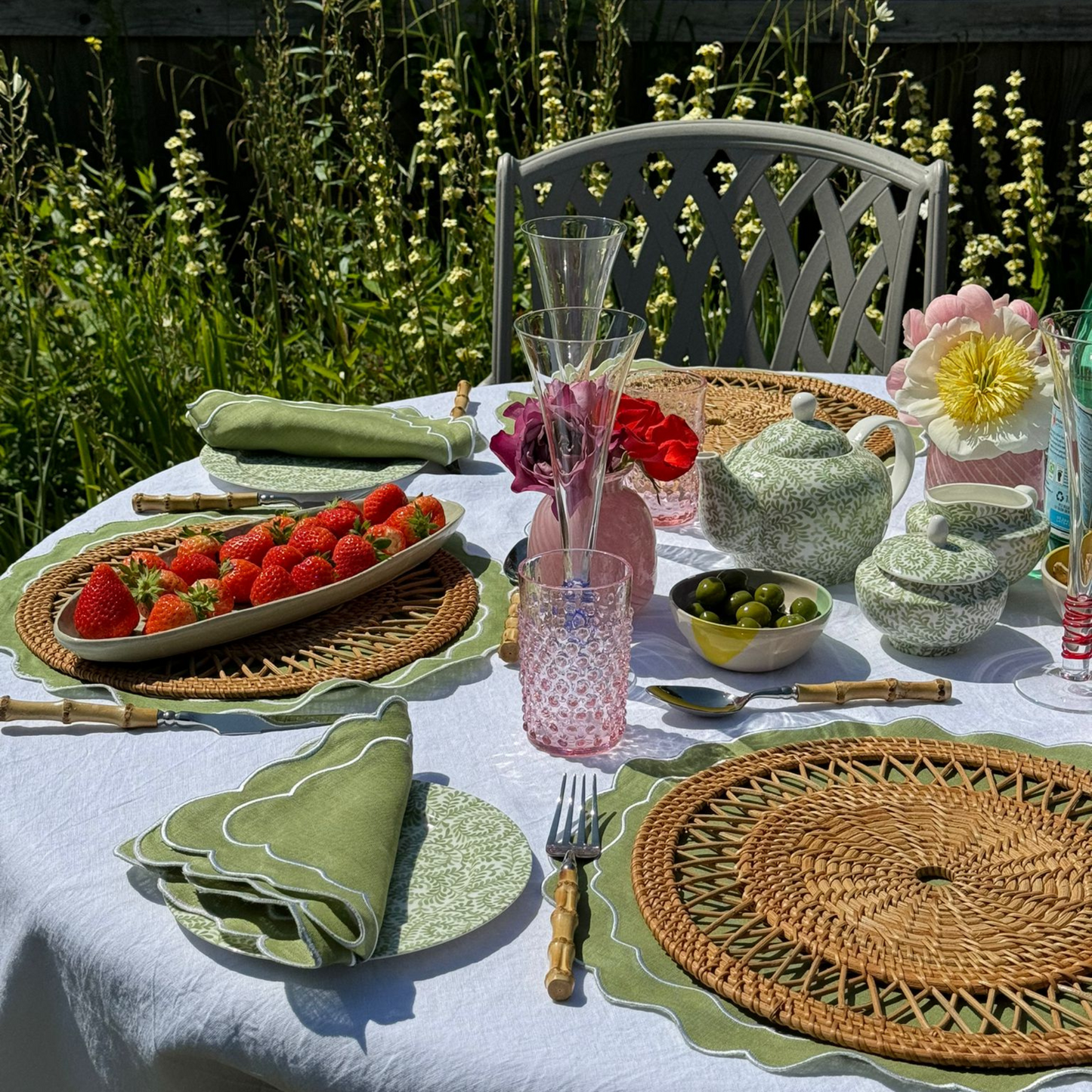 Set of 4 - Linen Scalloped Edged Placemats - Green