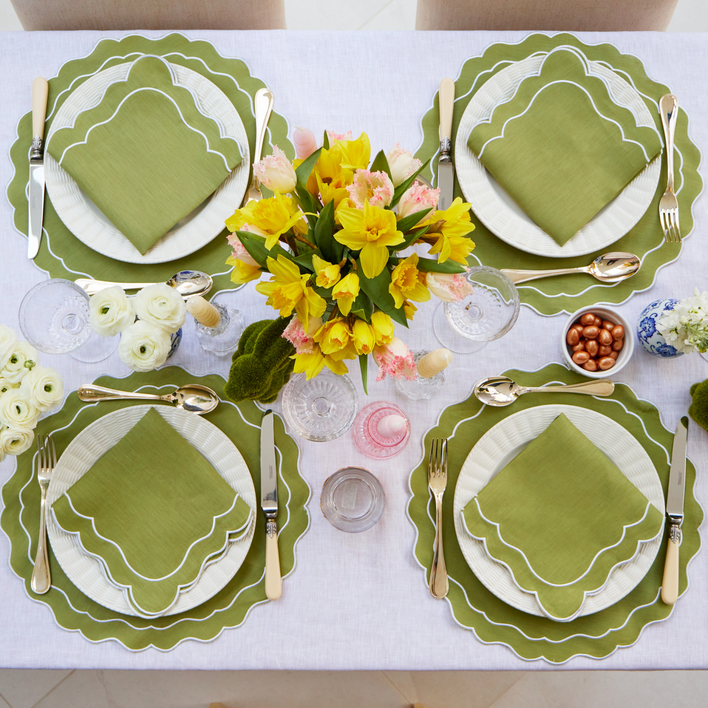 Set of 4 - Linen Scalloped Edged Placemats - Green