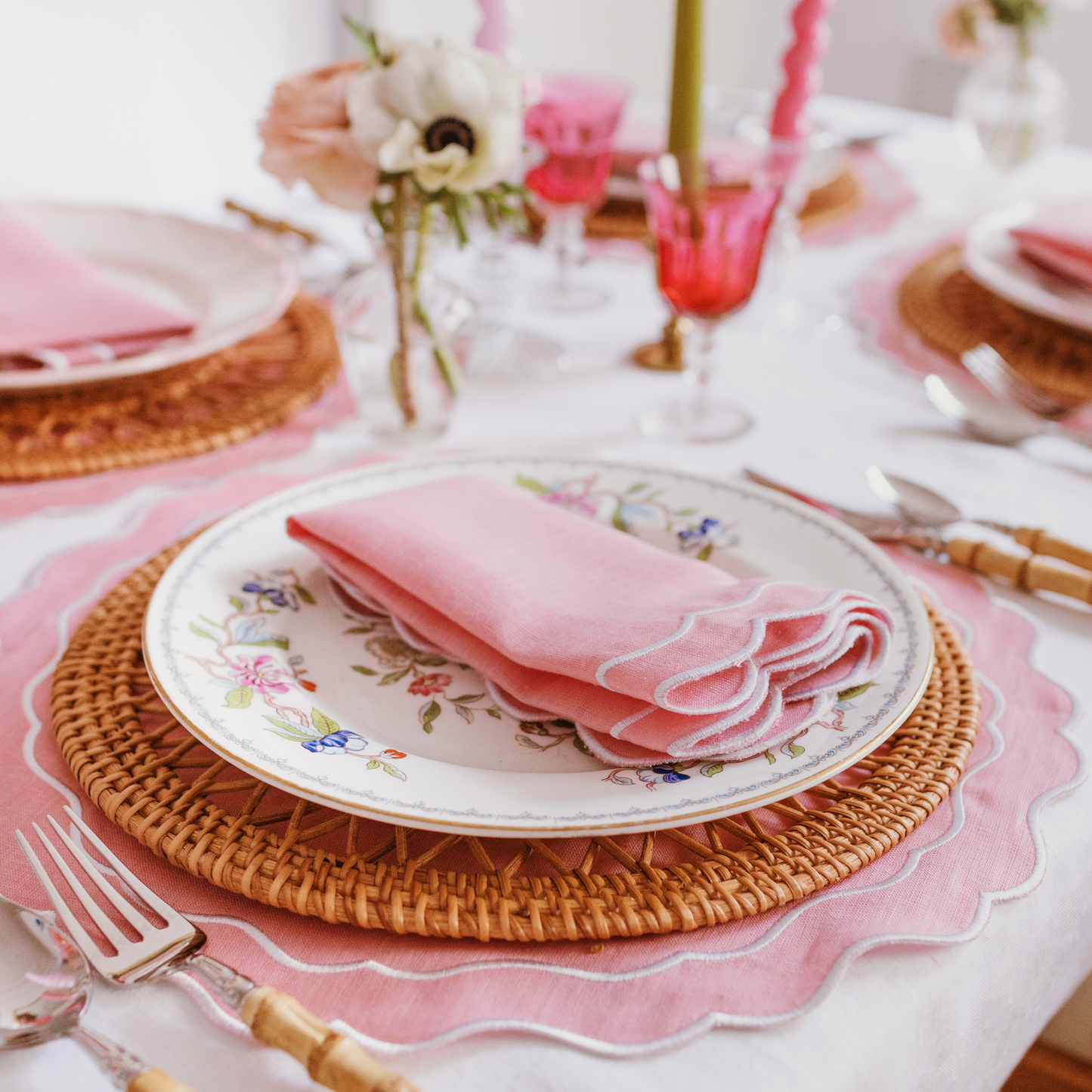 Midsummer Dream Tableware Set - Pink - 4 Person Set - Free Candleware Set