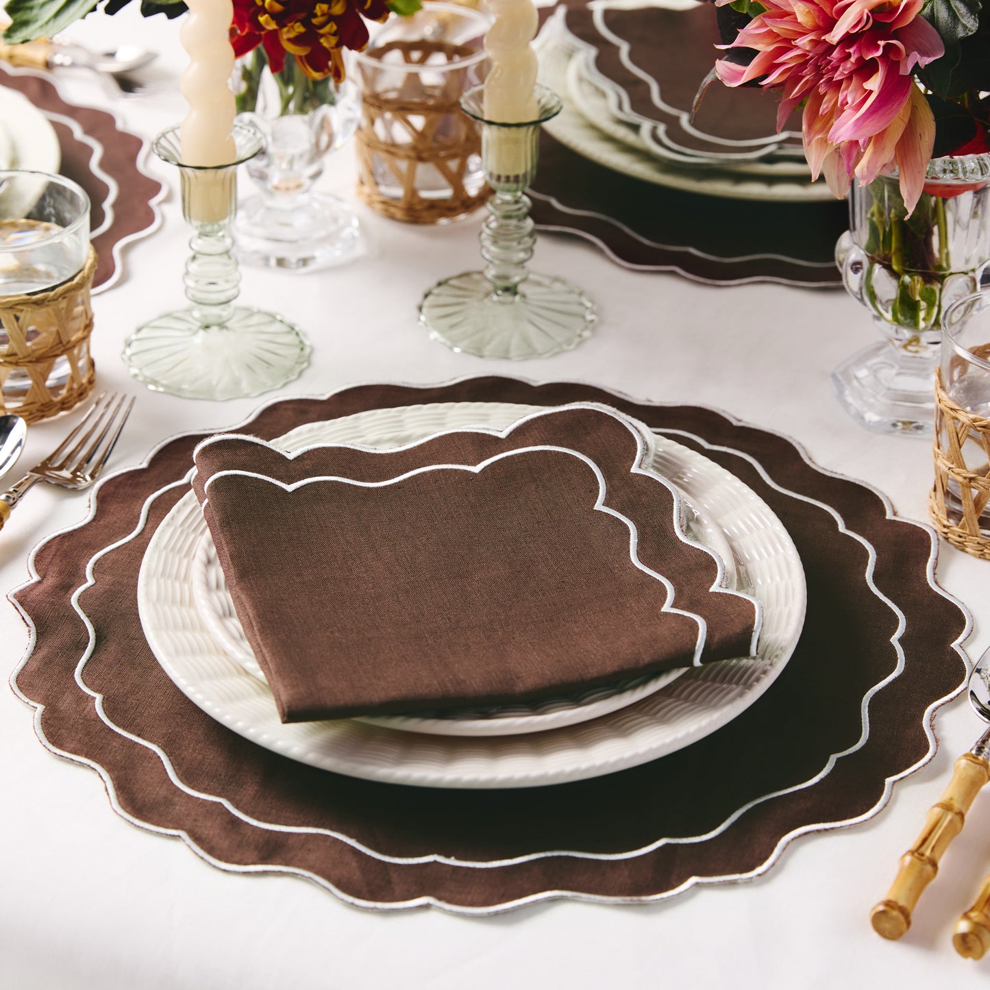 Set of 4 - Linen Scalloped Edged Napkins - Chocolate