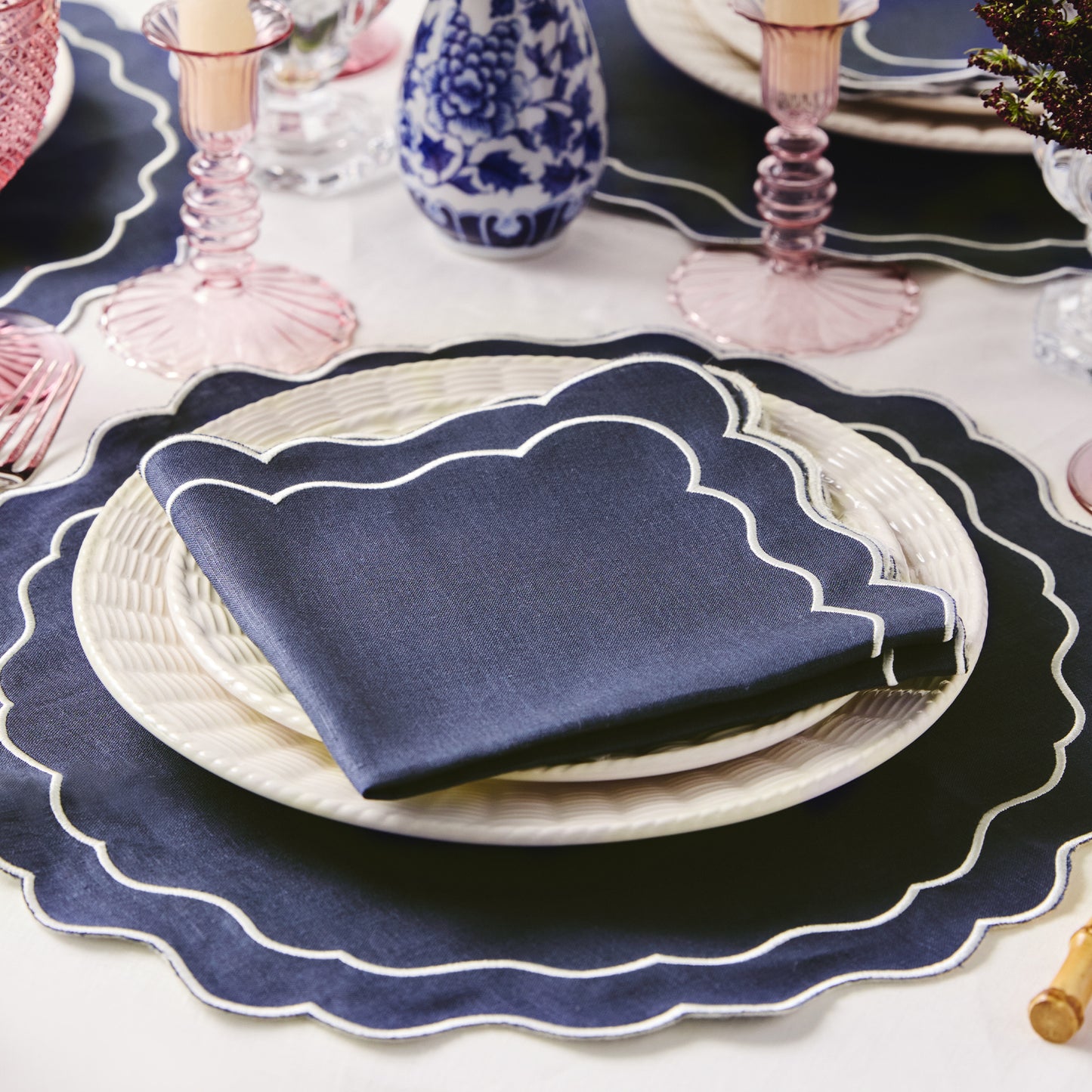 Set of 4 - Linen Scalloped Edged Napkins - Oxford Blue