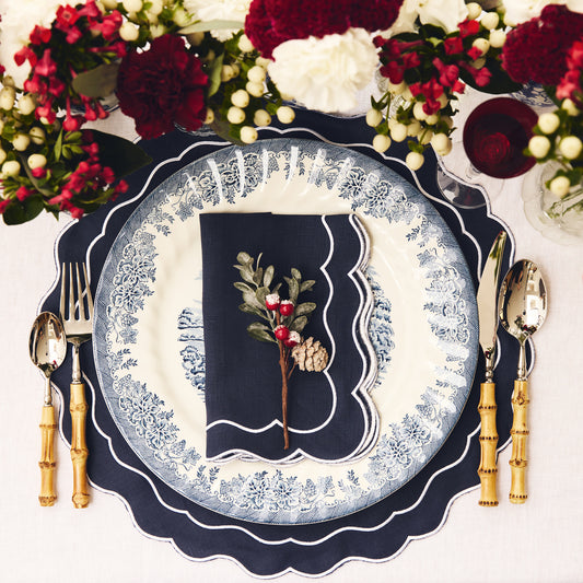 Set of 4 - Linen Scalloped Edged Napkins - Oxford Blue