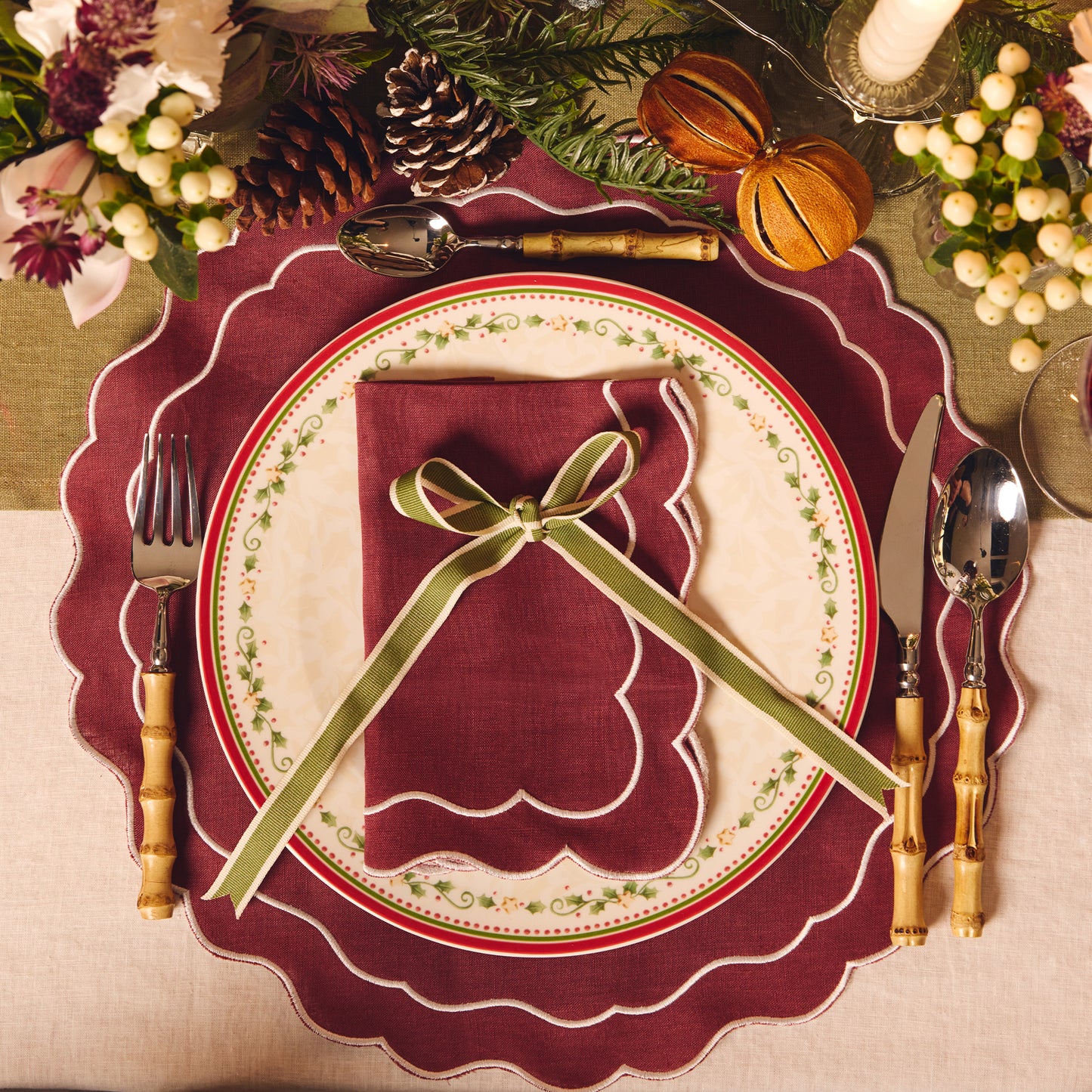 Linen Scalloped Edged Napkins - Cherry Red (Set of 4)