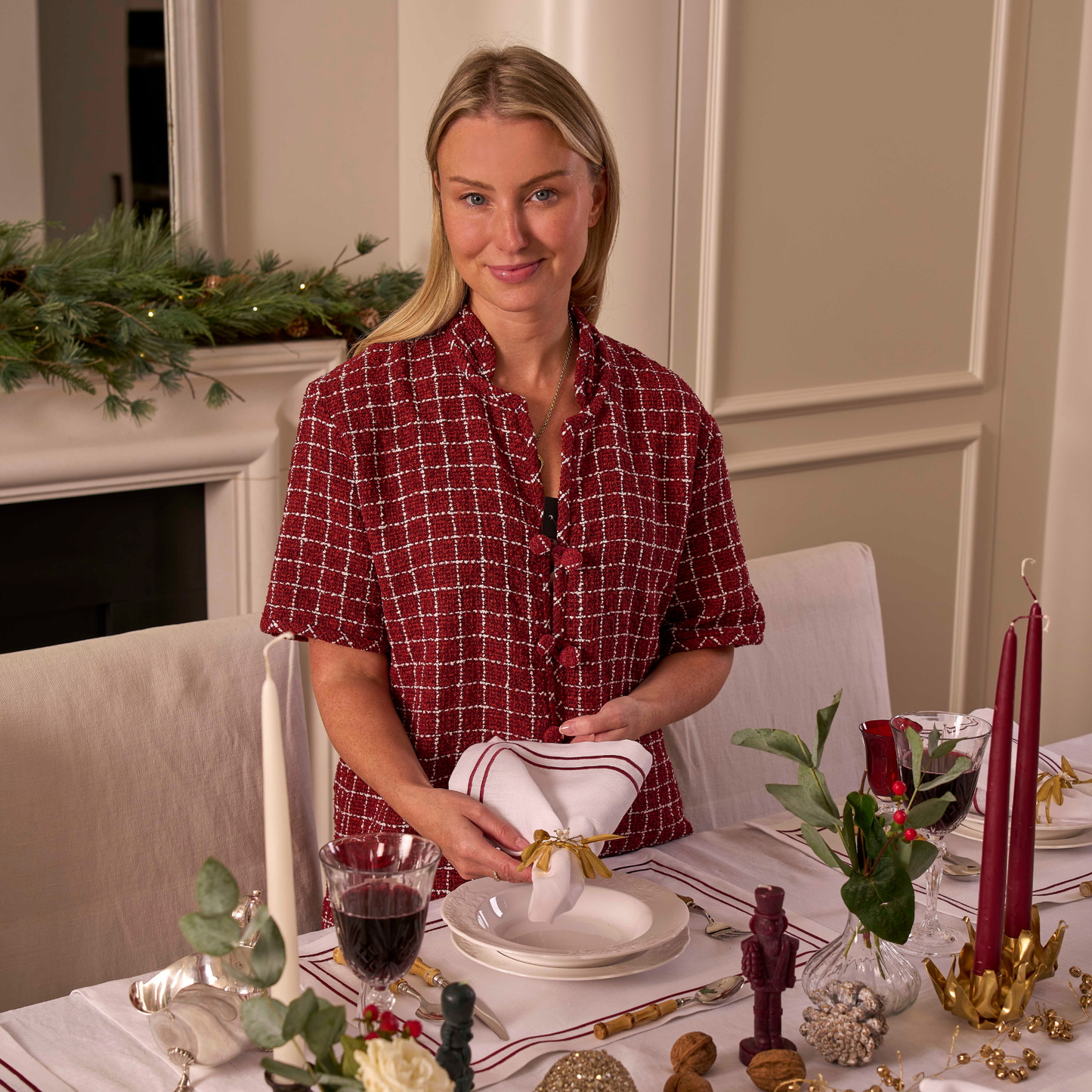 The Embroidered Stripe Festive Tableware Set Ruby Red (4 persons) - SAVE 15%