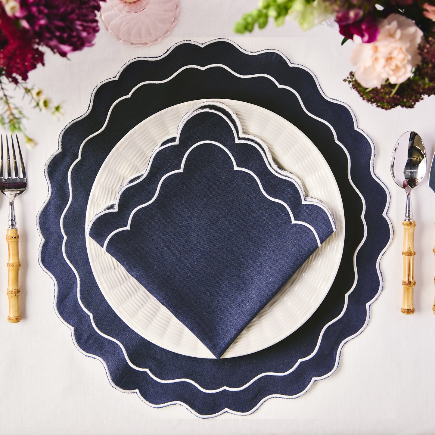 Set of 4 - Pure Linen Scalloped Edged Placemat - Oxford Blue